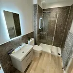 Grindal - Newly Opened Luxury Aparthotel
